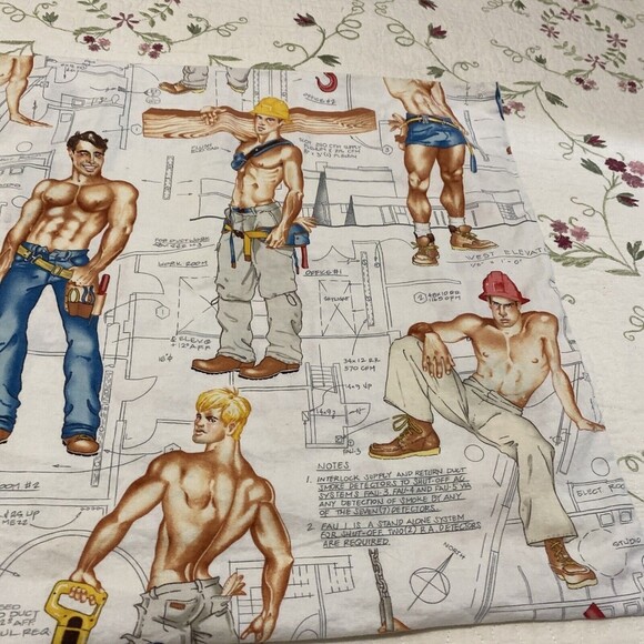The Construction Worker fabric pillow case Pin up Alexander Henry standard - Picture 2 of 12